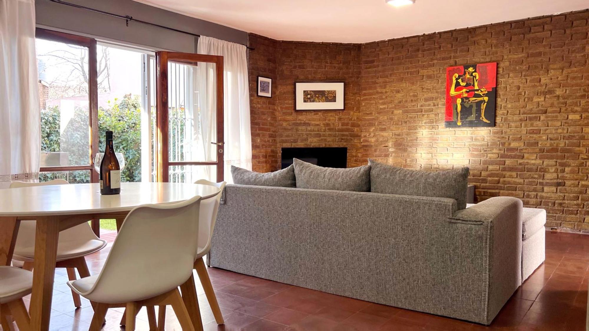 Duplex Mendoza Con Chochera Techada Eksteriør bilde